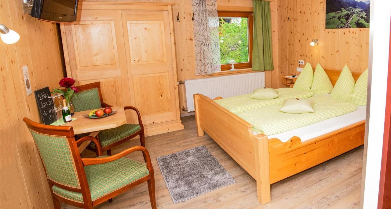 Fruehstueckspension Knappaschneider Pragraten Bagian luar foto